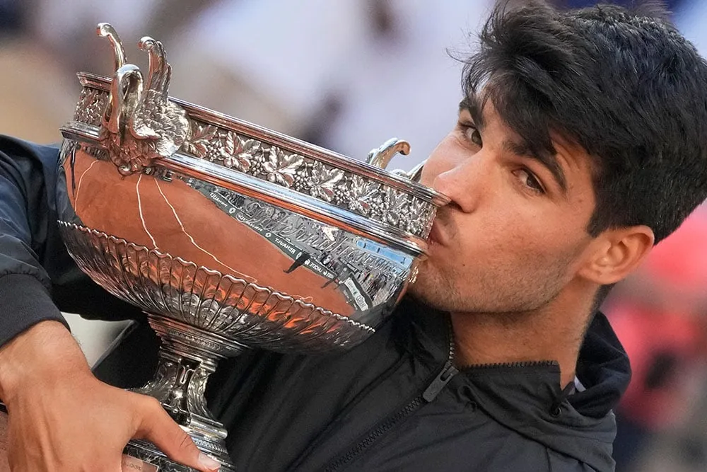 Photo: AP/Christophe Ena : France Tennis French Open